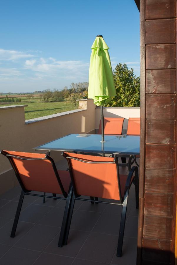 Eliza 1 Birdland Golf Apartman Bük Esterno foto